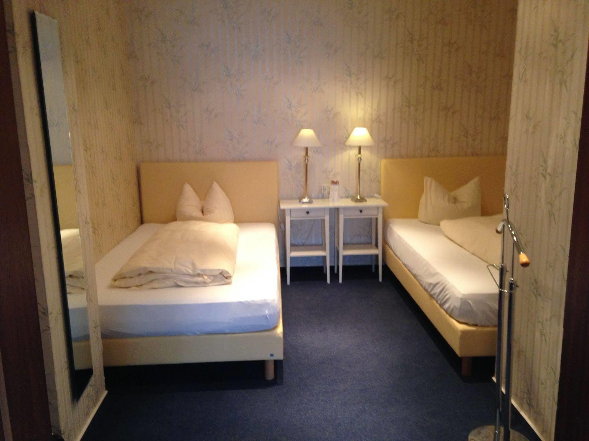 Landhotel Franck Garni Brietlingen ภายนอก รูปภาพ