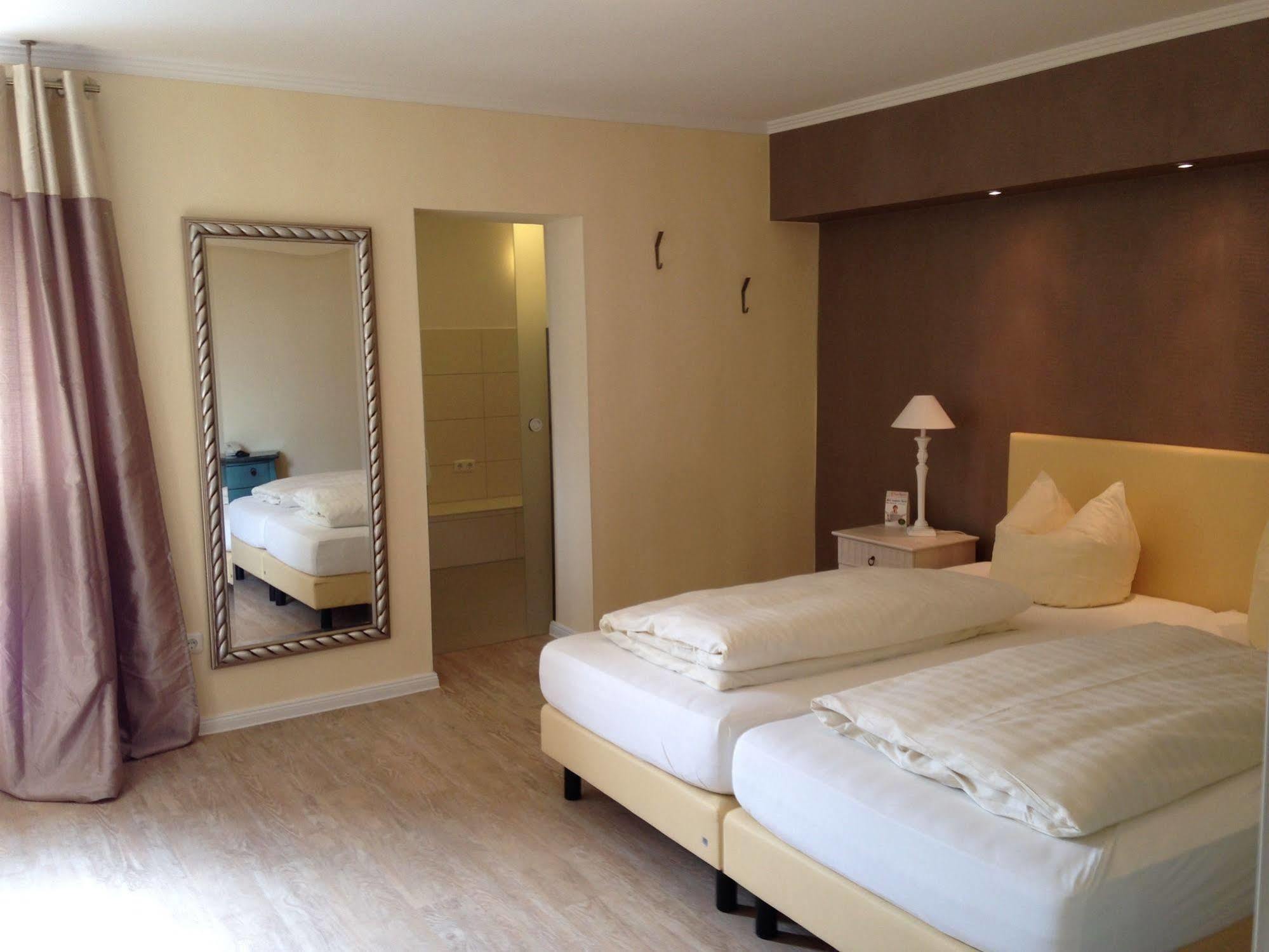 Landhotel Franck Garni Brietlingen ภายนอก รูปภาพ